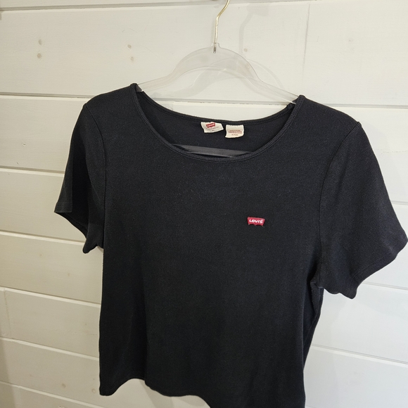 Levi's Tops - Levi's Black Short Sleeve Tee